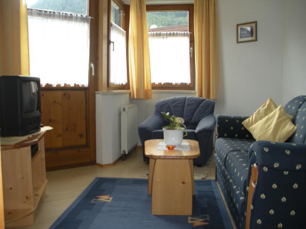 Apartment Christine Oettl Pfunds Habitación foto